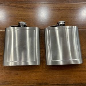 2 Stainless steel flasks